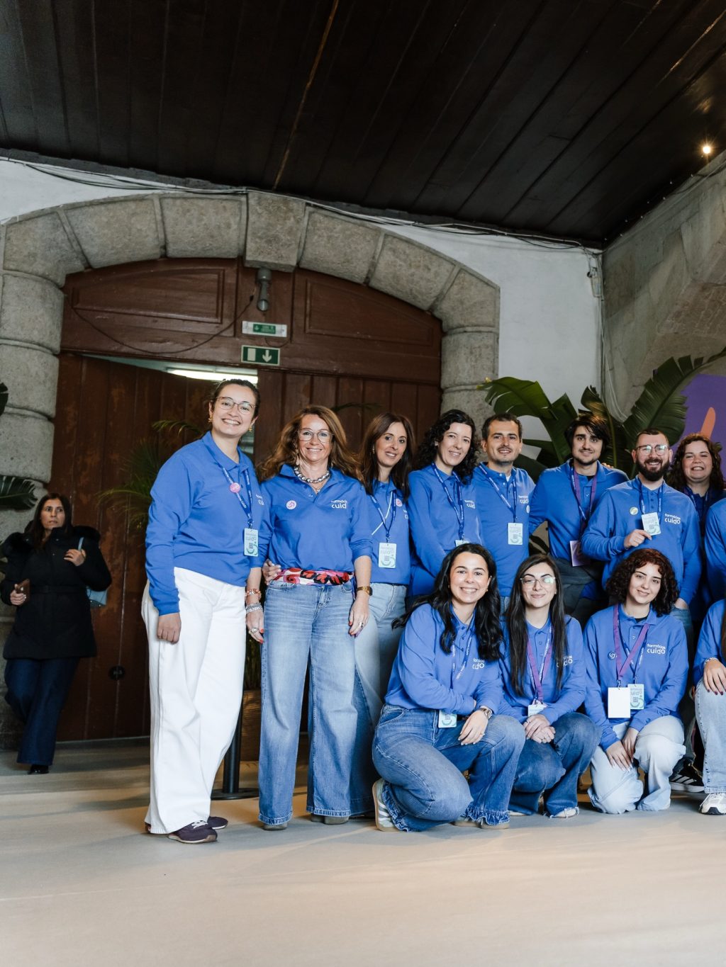 Instagram post from farmacias_cuido. This post is in position 6.