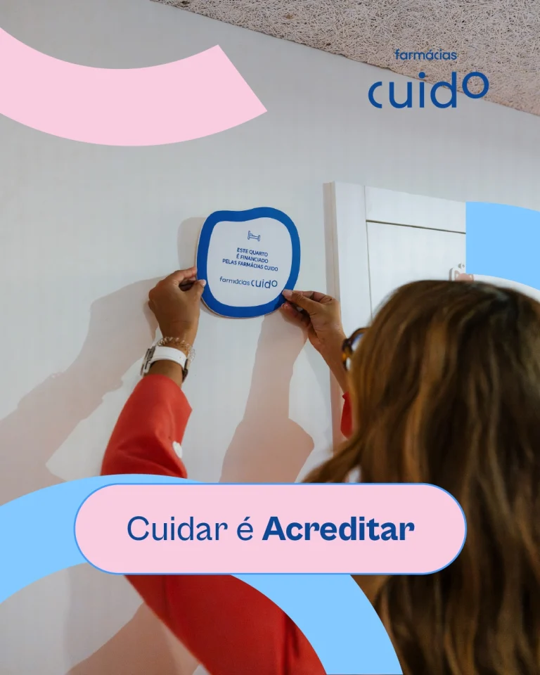 Instagram post from farmacias_cuido. This post is in position 0.
